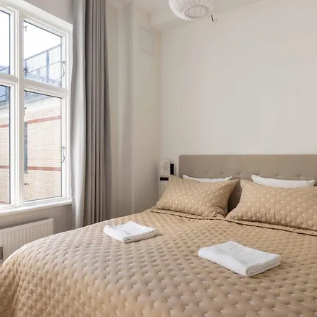 Beautiful & Spacious 4br In Vesterbro