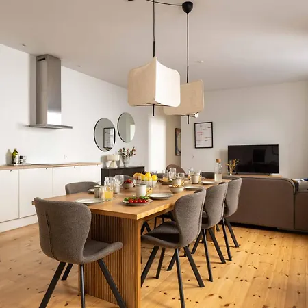 Beautiful & Spacious 4br In Vesterbro Apartment *