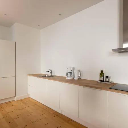 Beautiful & Spacious 4br In Vesterbro Apartment *