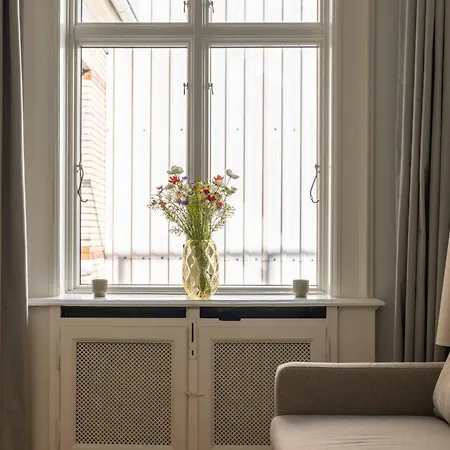 Beautiful & Spacious 4br In Vesterbro *