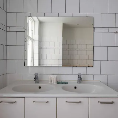 Apartment Beautiful & Spacious 4br In Vesterbro