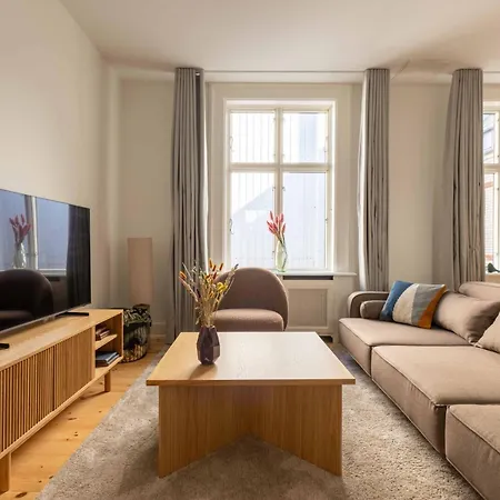 Beautiful & Spacious 4br In Vesterbro Apartment