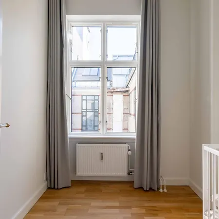 Apartment Beautiful & Spacious 4br In Vesterbro