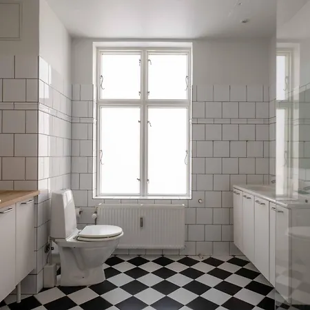 Beautiful & Spacious 4br In Vesterbro *