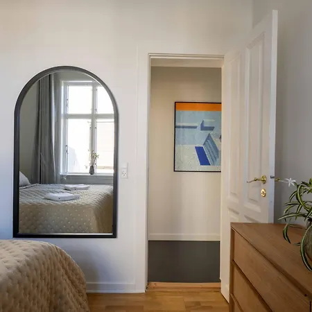 Apartment Beautiful & Spacious 4br In Vesterbro *