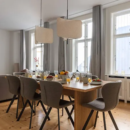 Beautiful & Spacious 4br In Vesterbro Copenhagen